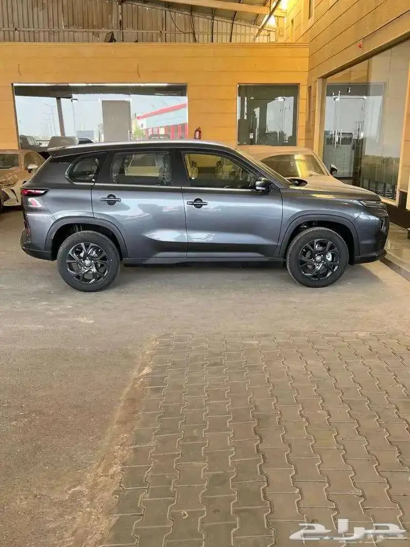 تويوتا اوربان كروزر ستاندر GL موديل 2025 بقسط 1285لدى الحسن 4