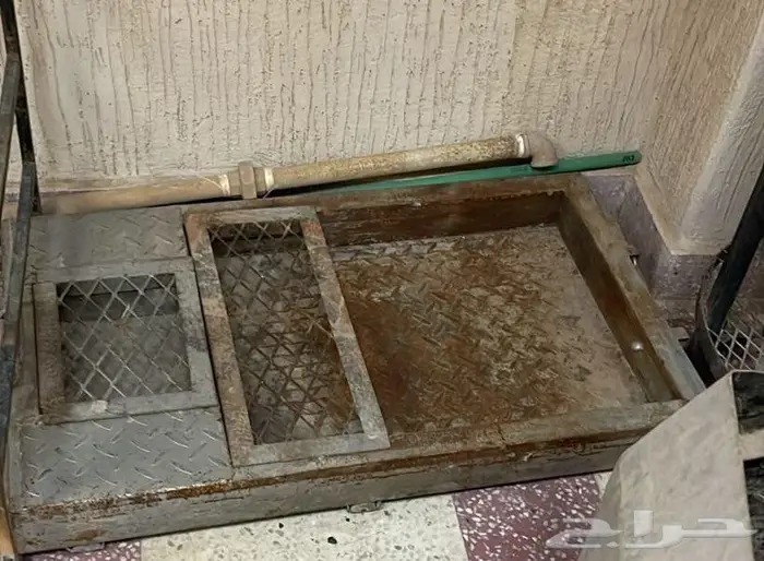 منقد حديد وغطاء مكيف شباك 2