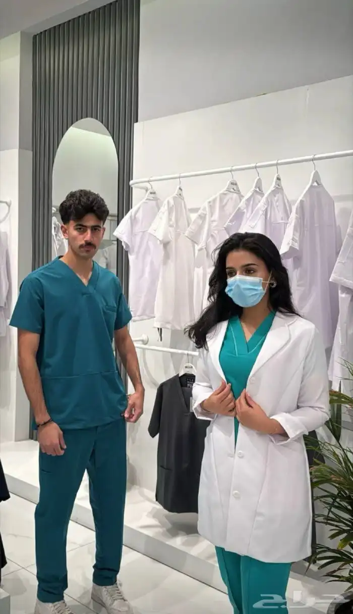 تمريض منزلي ومرفقين حاصلين على شهادة وخبرة العلاج الطبيعي 3