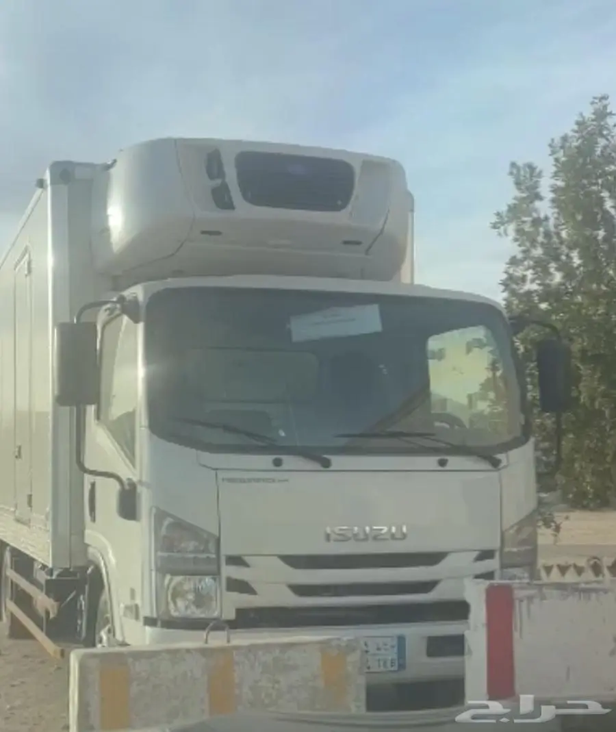 ايسوزو اللبيع عدد 2 مركب عليهم صندوق تبريد تجميد كرير 1