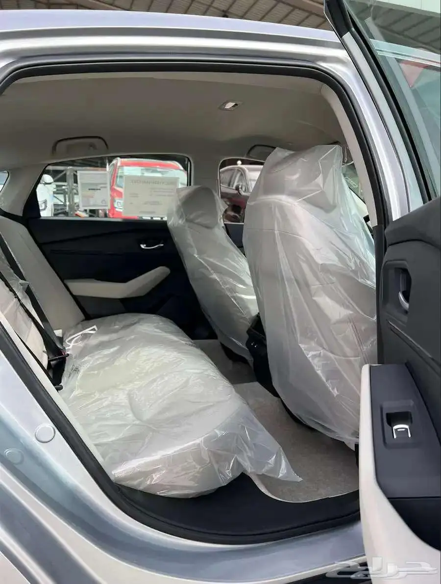 هوندا اكورد LX ستاندر 2025 كاش وبنك 8