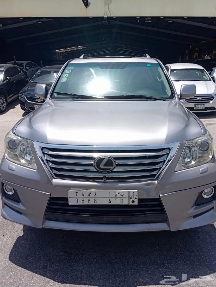 جيب لكزس 570 LX موديل 2010 10