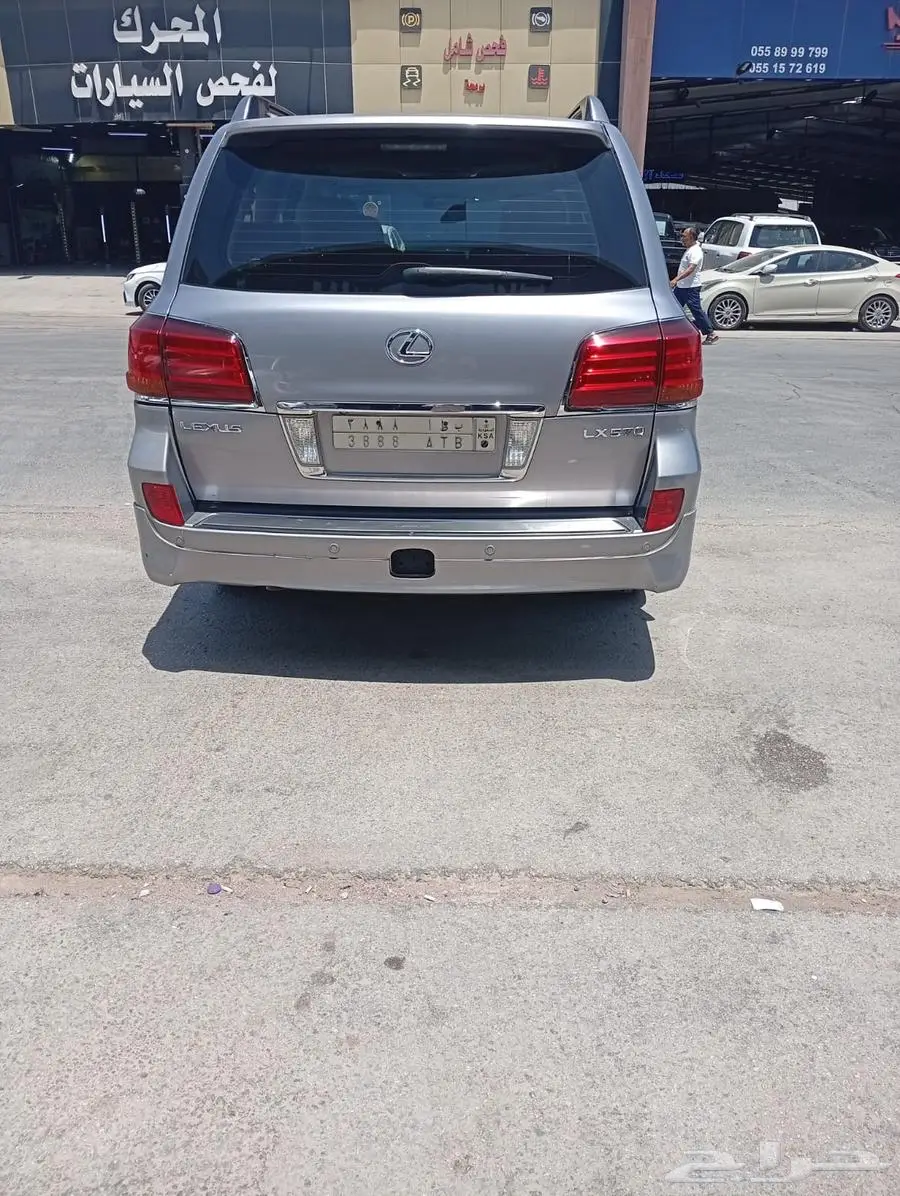 جيب لكزس 570 LX موديل 2010 6