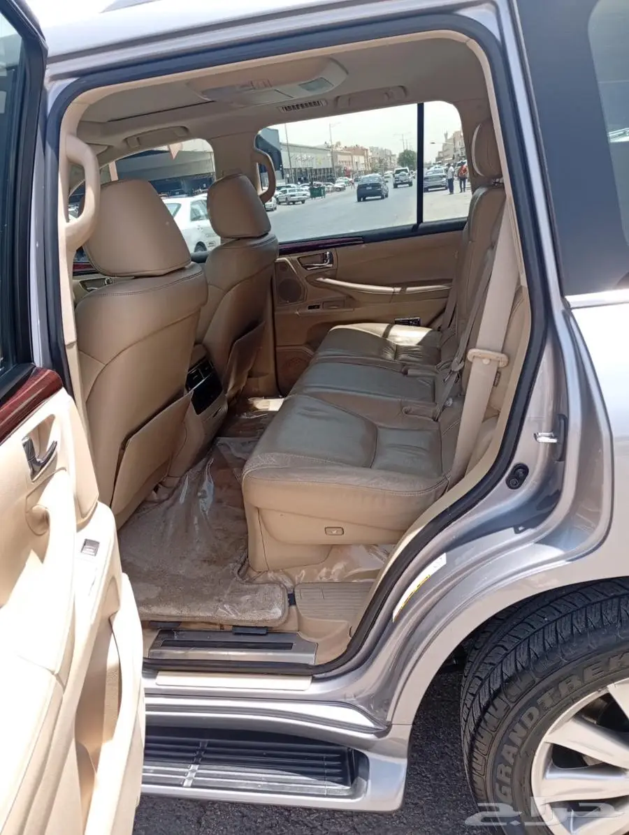 جيب لكزس 570 LX موديل 2010 4