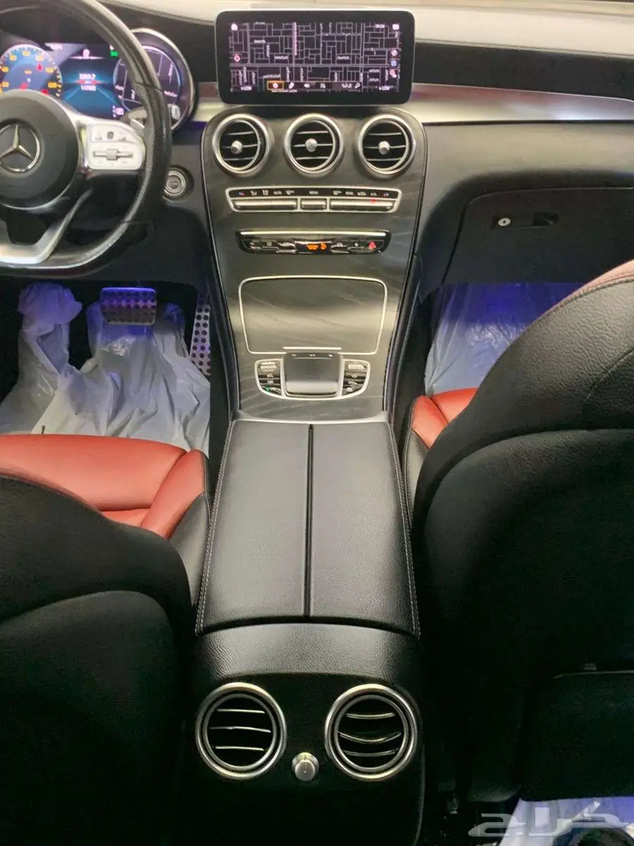 مرسيدس GLC300 2020 نص فل 25