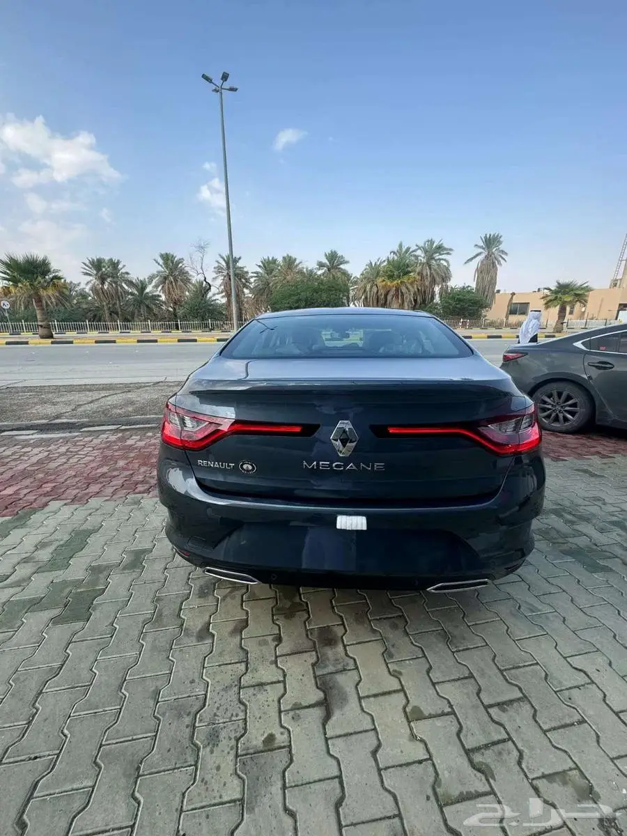رينو ميغان نص فل موديل 2024م 3