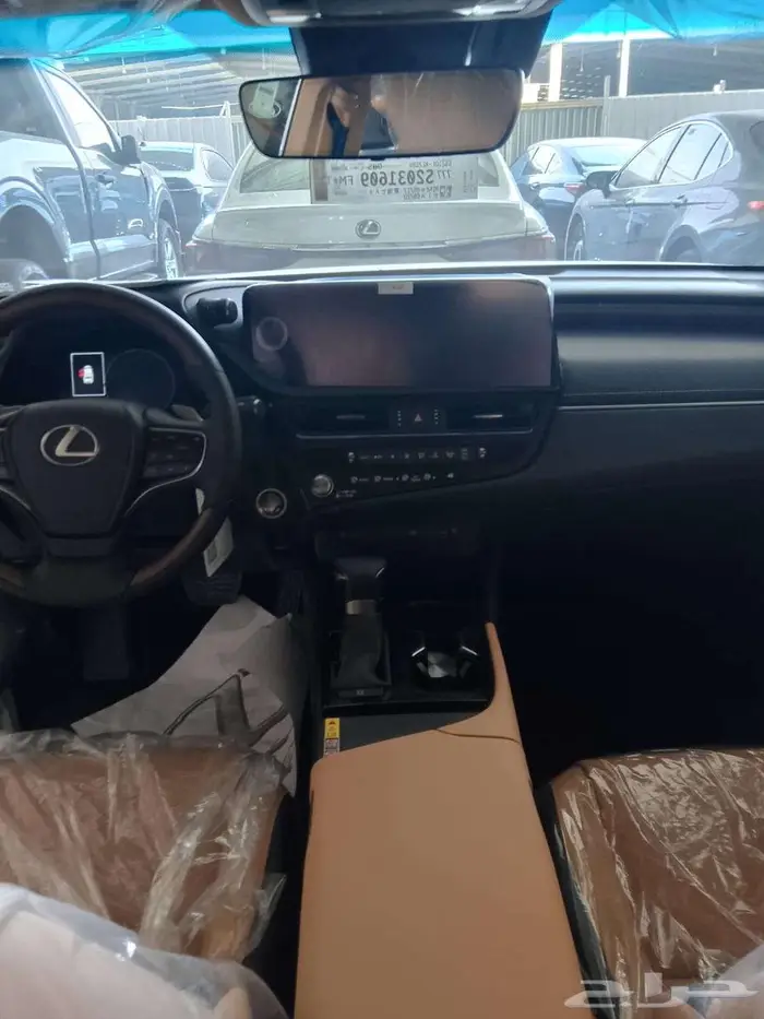ليكزس ES350 فئه DD لون ابيض 2025 خليجي 5