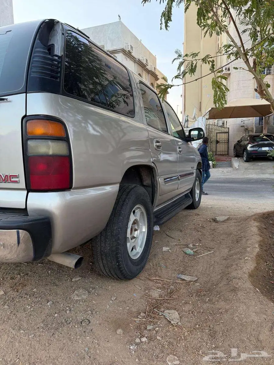 جي ام سي يوكون 2004 GMC Yukon 4