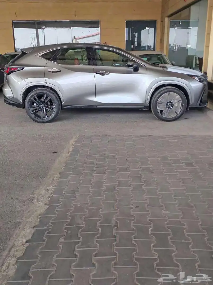 لكزس NX350 فئة AA خليجي 2025 بقسط 2544 لدى الحسن 4