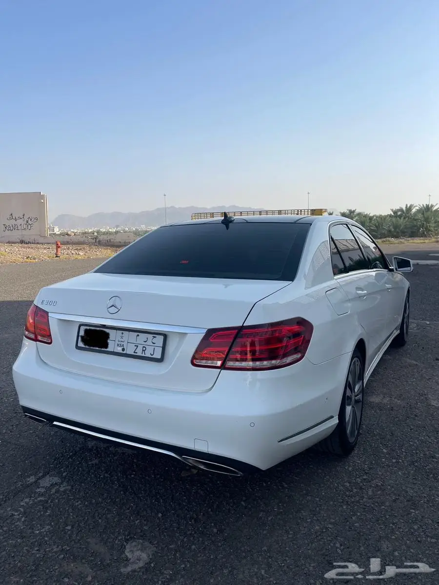 مرسيدس E300 4