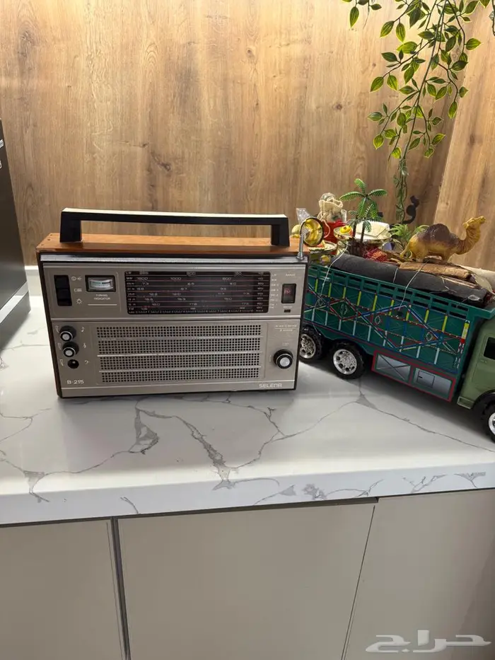 للبيع راديو تراثي روسي 0