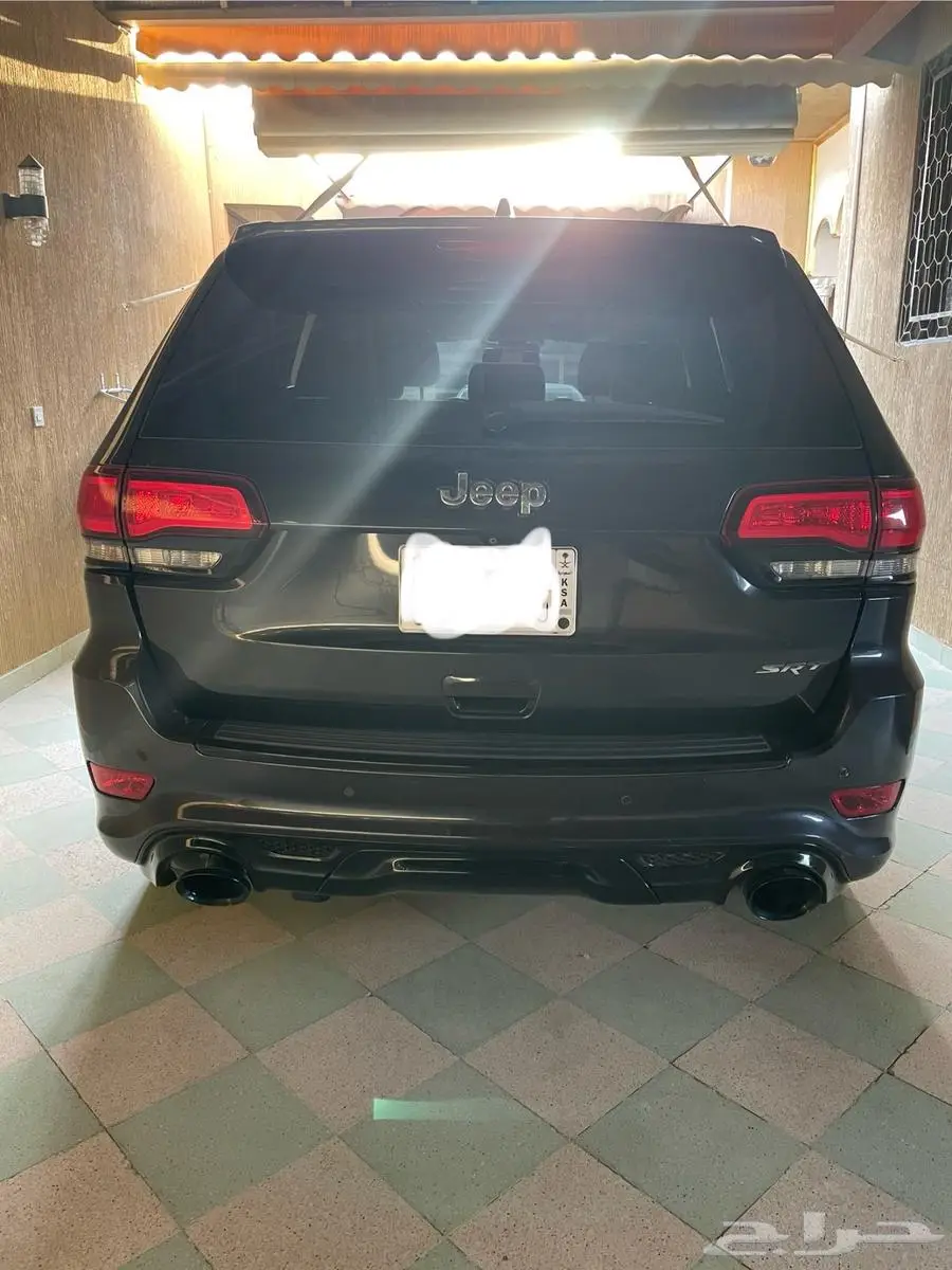 جراند شيروكي - SRT 10