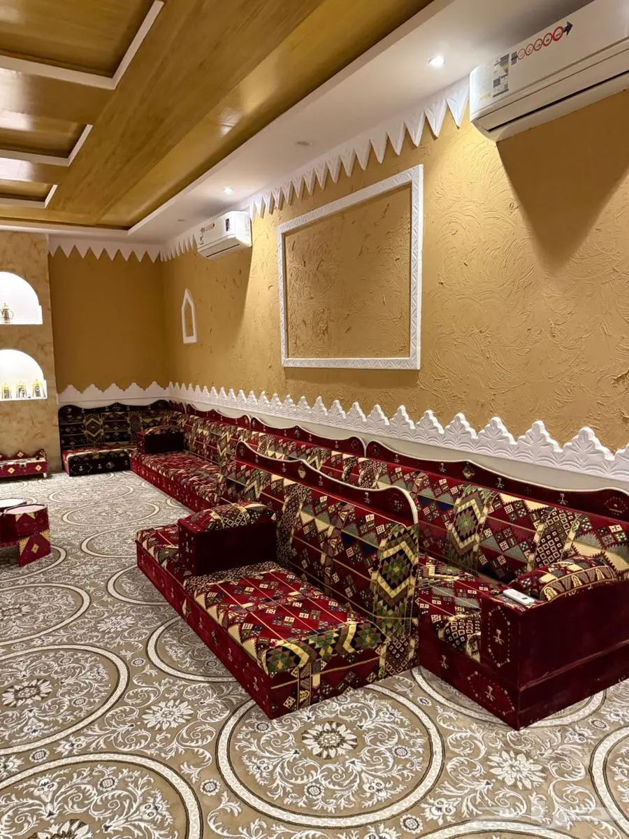 كنب مستعمل نظيف جداا 1