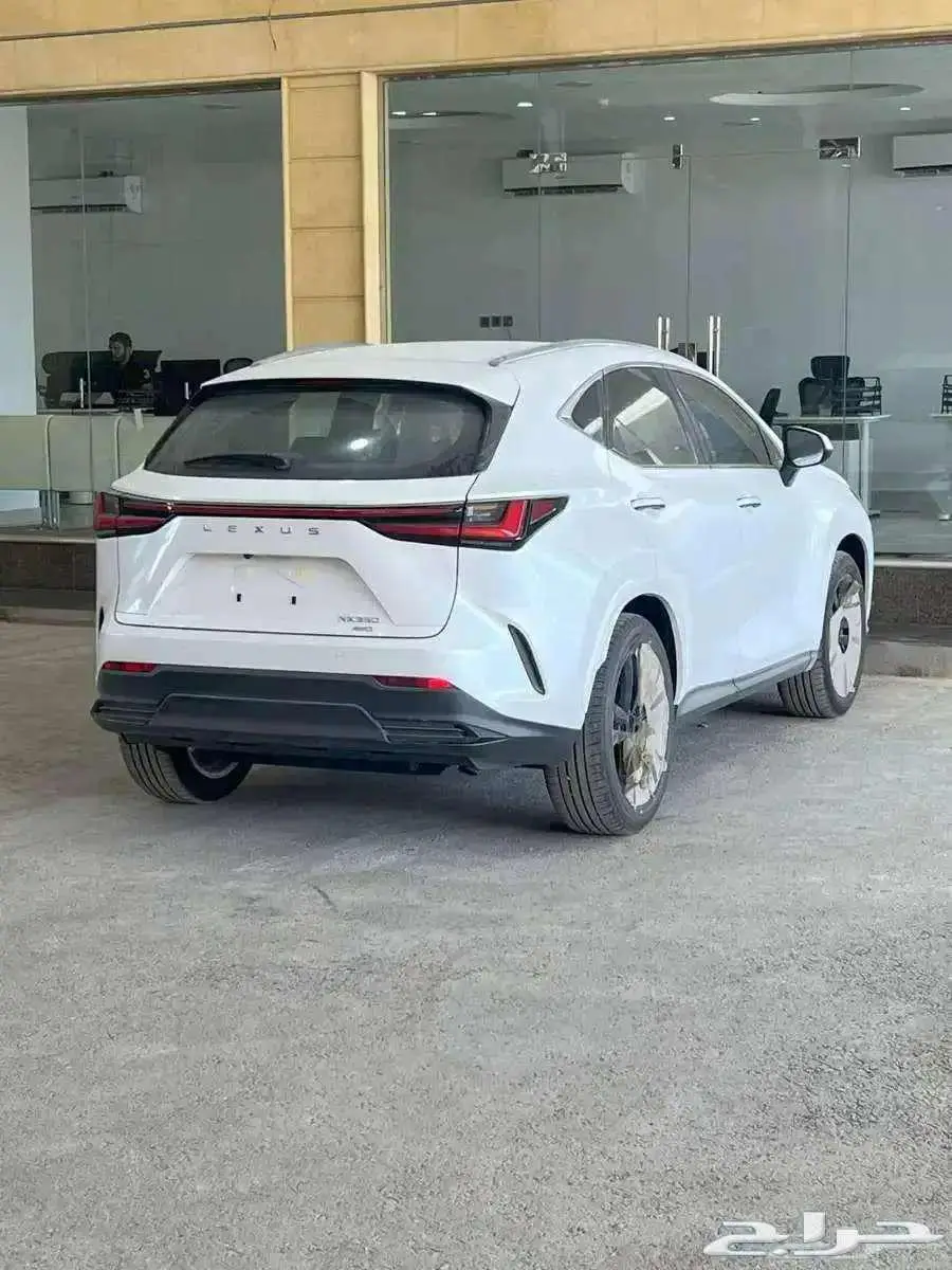 لكزس NX350 فئة AA خليجي 2025 بقسط 2512 لدى الحسن 4