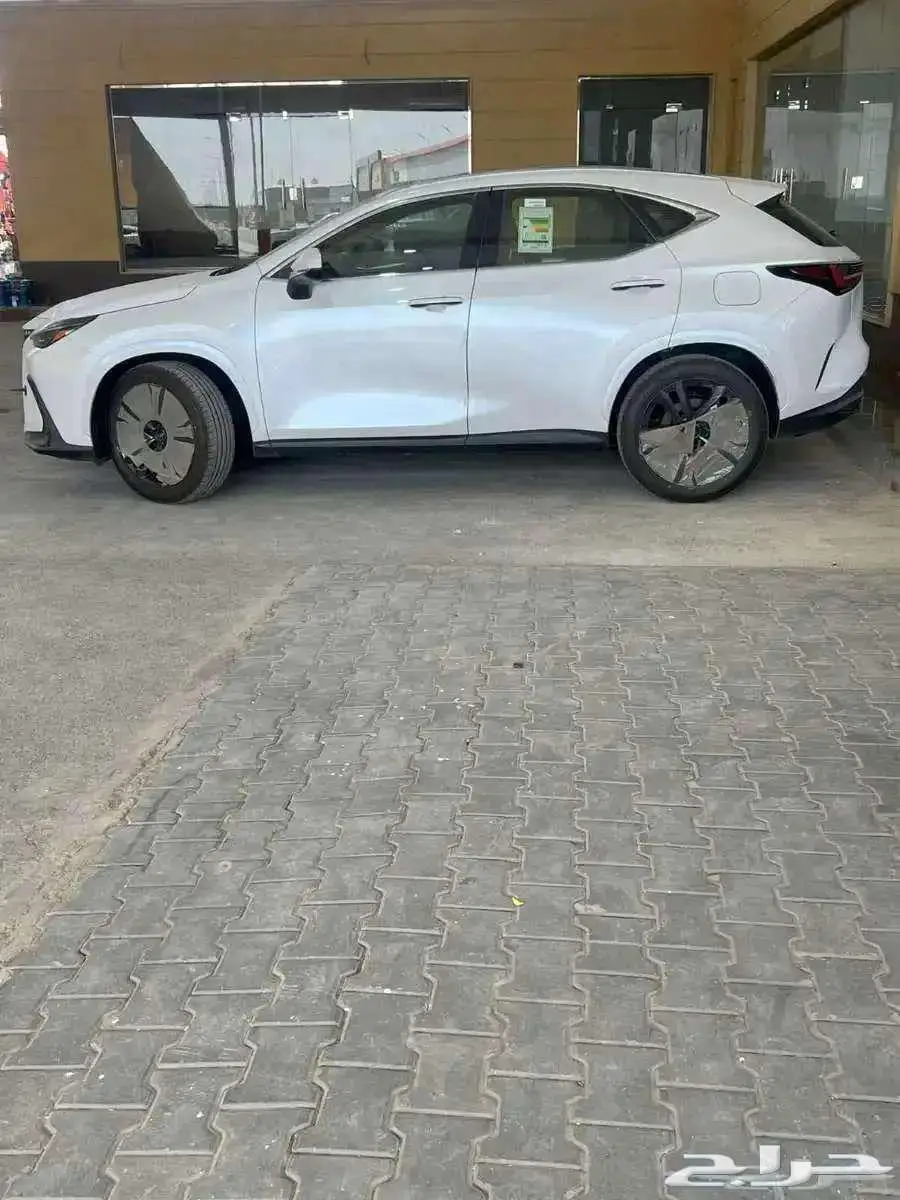لكزس NX350 فئة AA خليجي 2025 بقسط 2512 لدى الحسن 1