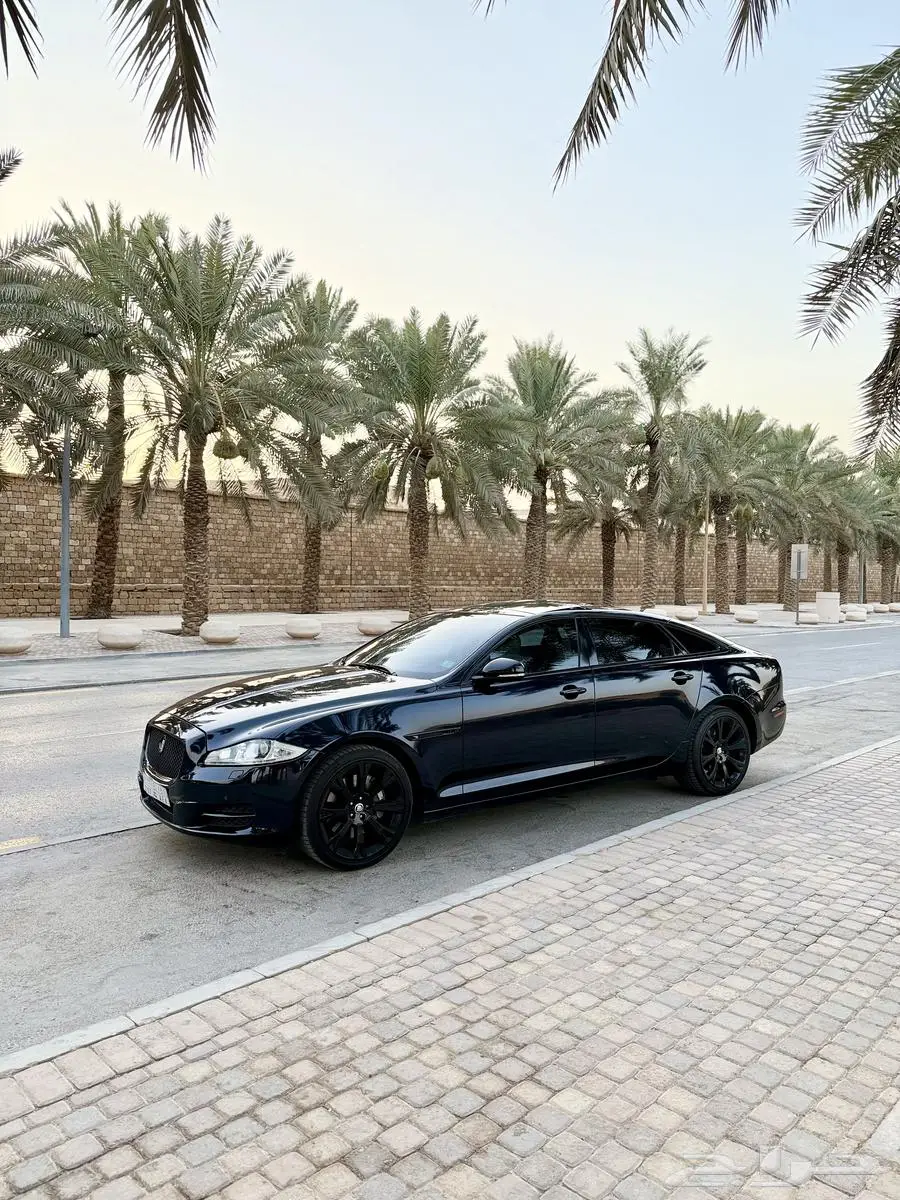 جاكوار XJ 0