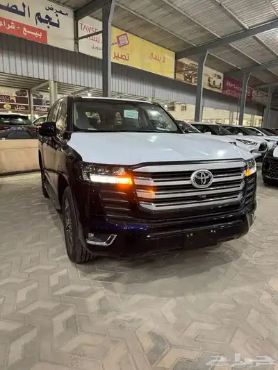 تويوتا لاندكروزر 2024 بنزين GXR3 السعر. (285000) 3