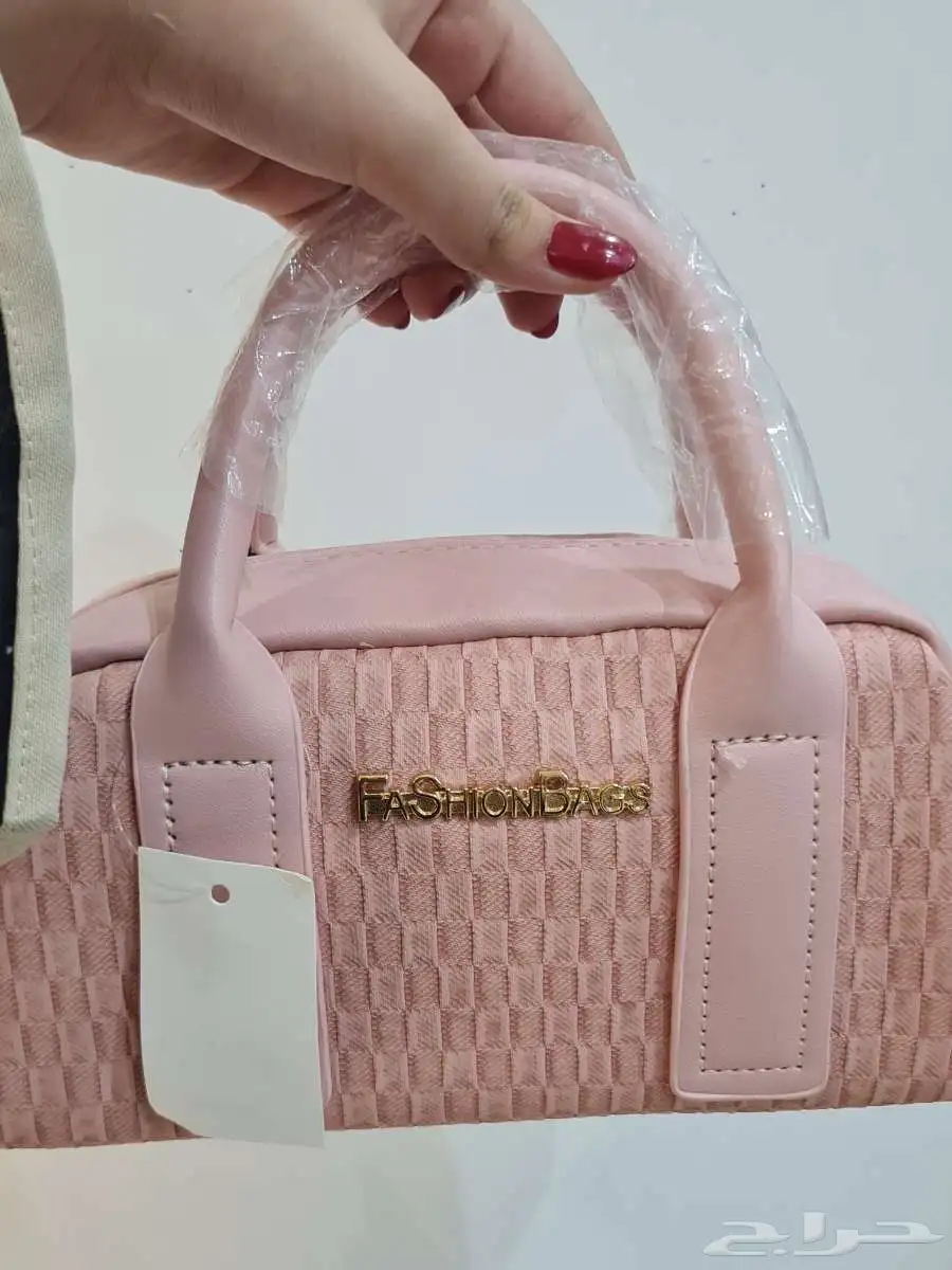 عرض خاص يوجد لدينا شنط جديده تناسب جميع المناسبات 3