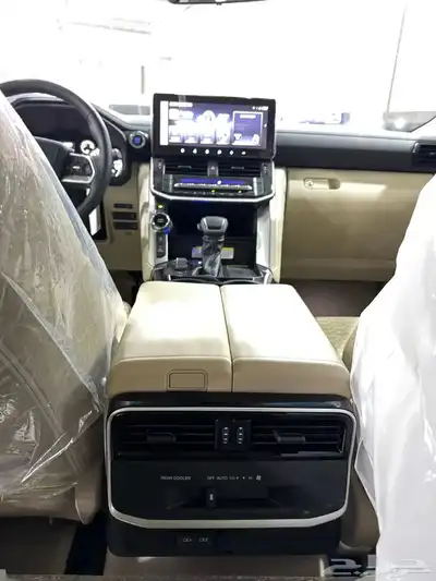 تويوتا لاندكروزر 2024 بنزين GXR3 السعر. (285000) 2