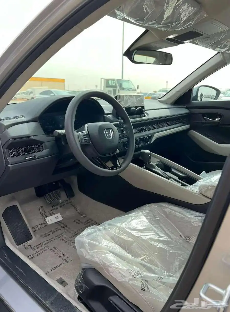 هوندا اكورد LX ستاندر 2025 كاش وبنك 5