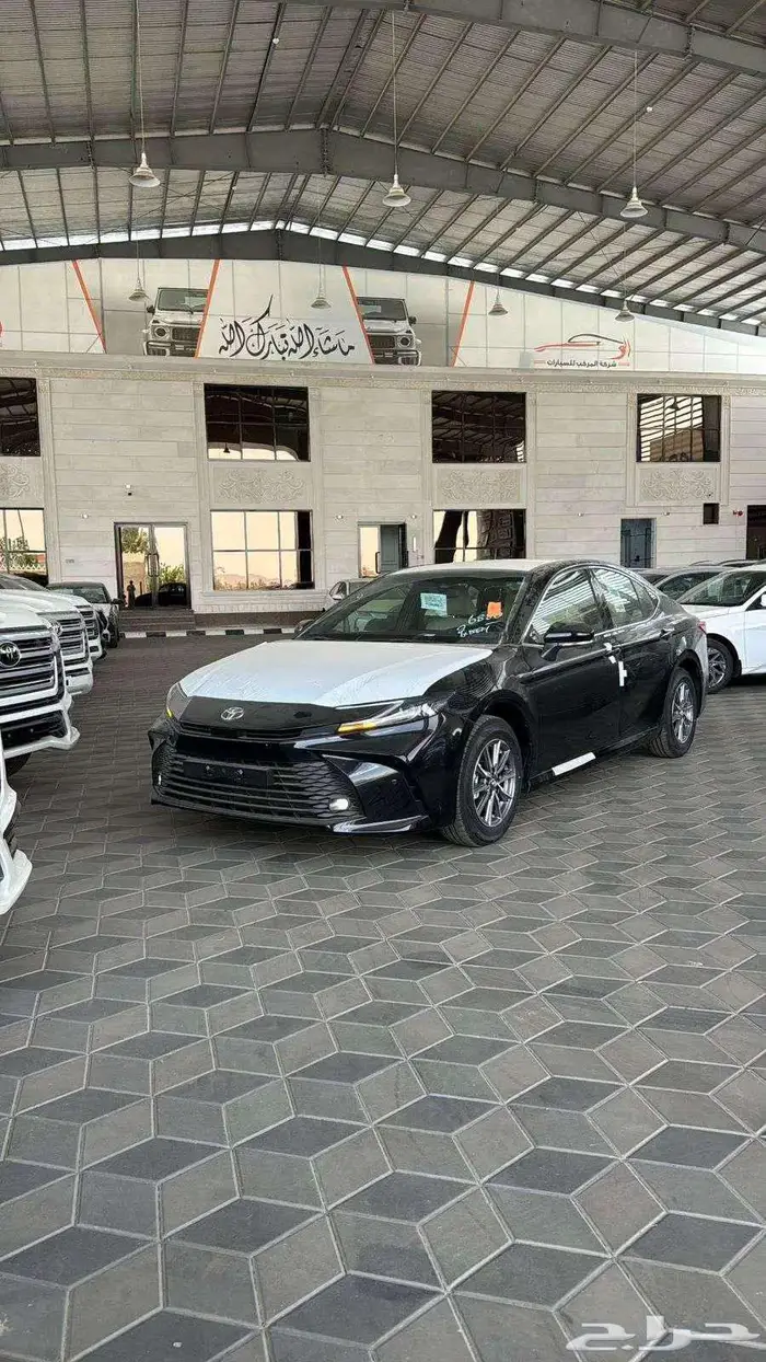 تويوتا كامري Eستاندر بنزين اسود سعودي2025-123000 1