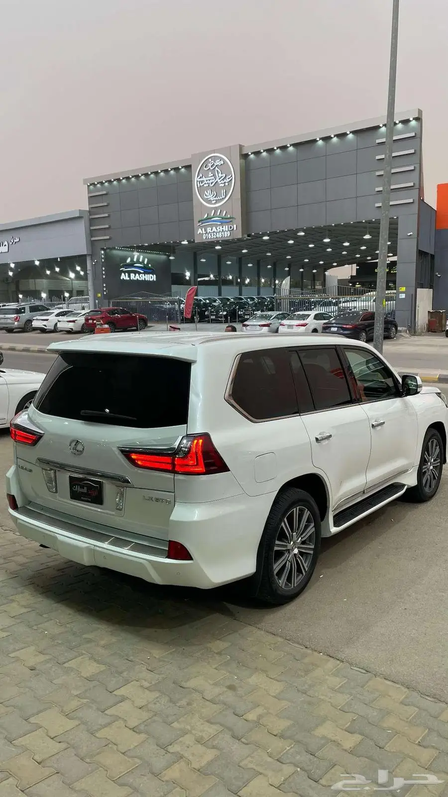 لكزس 2016 سعودي LX570 عداد 400 ألف 7