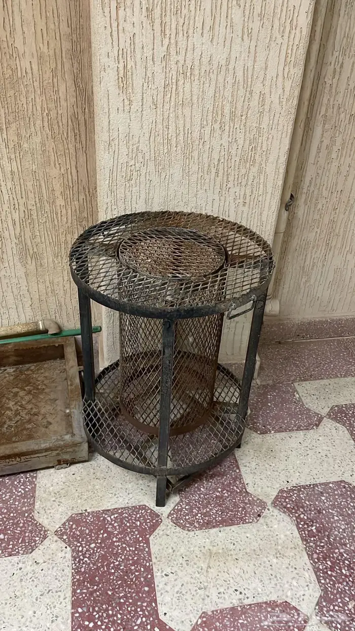 منقد حديد وغطاء مكيف شباك 1