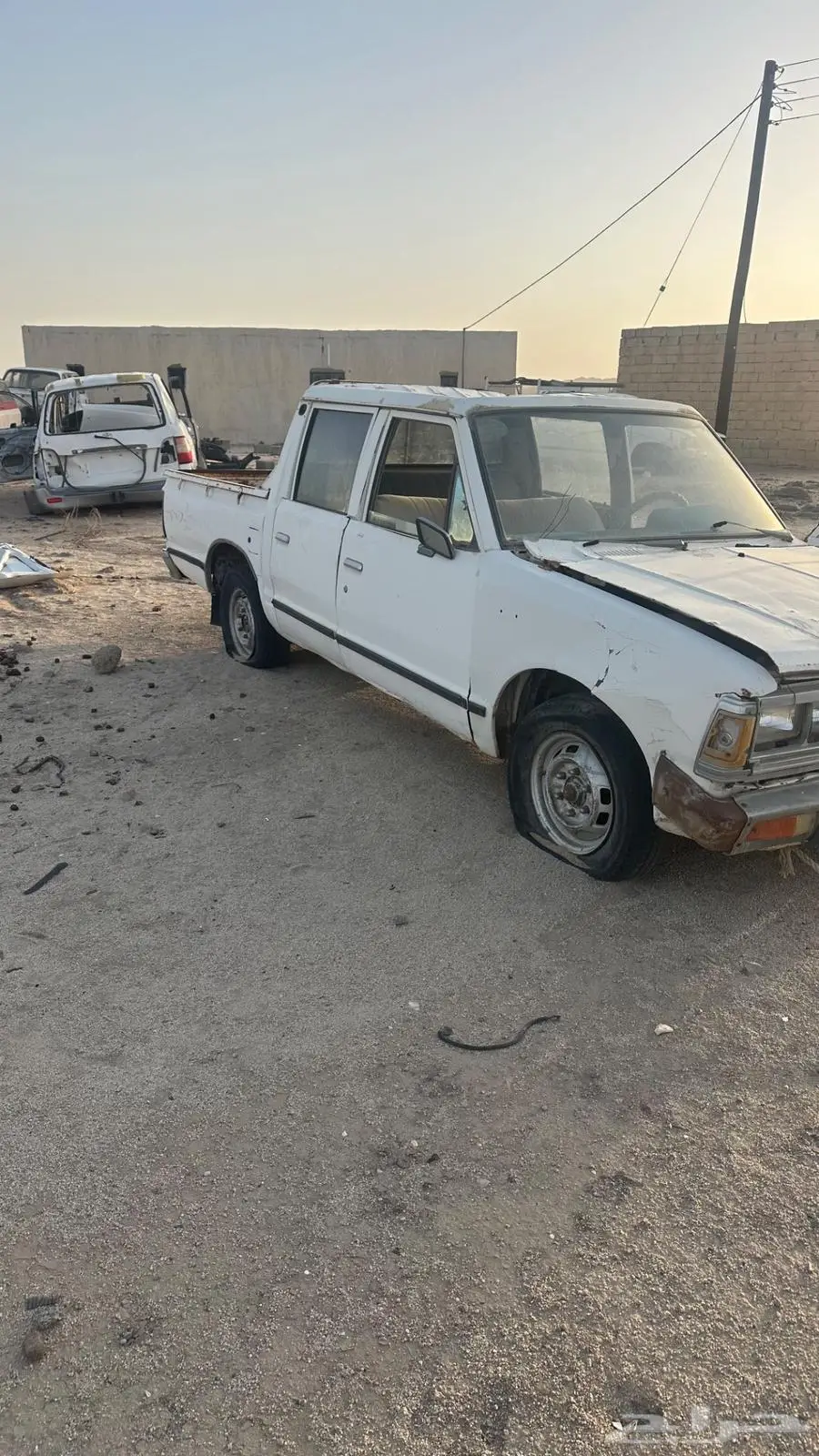 نيسان داتسون 84 للبيع قطع غيار 1