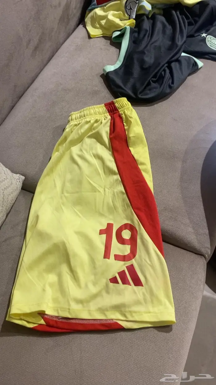 اطقم أنديه كرويه للبيع مستعجل 5