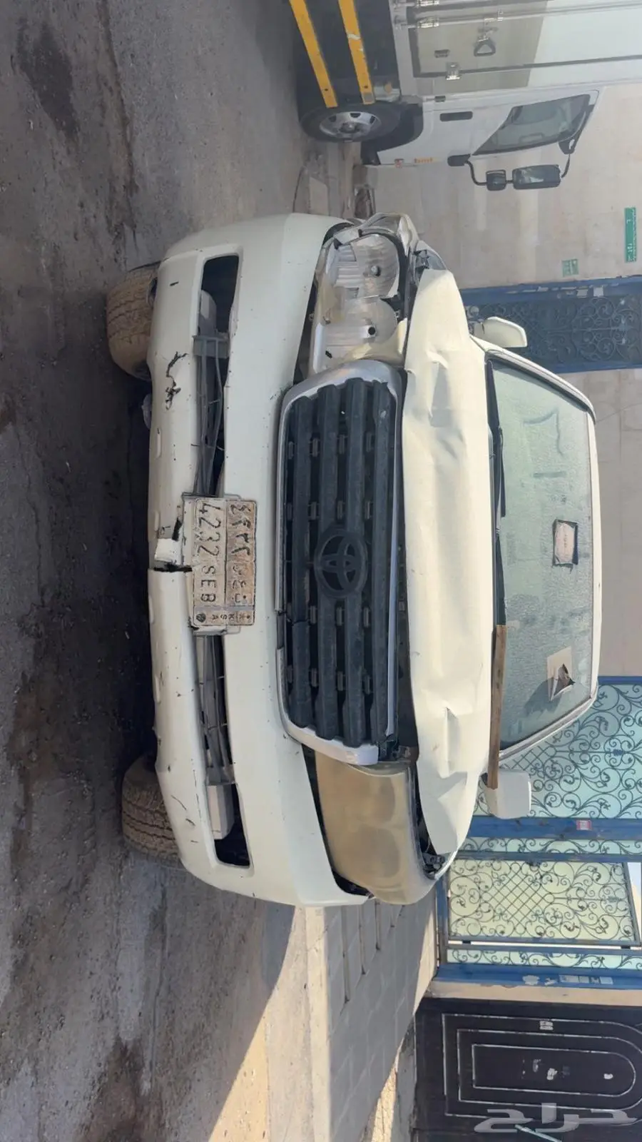 لاندكروزر مصدوم 2011 0