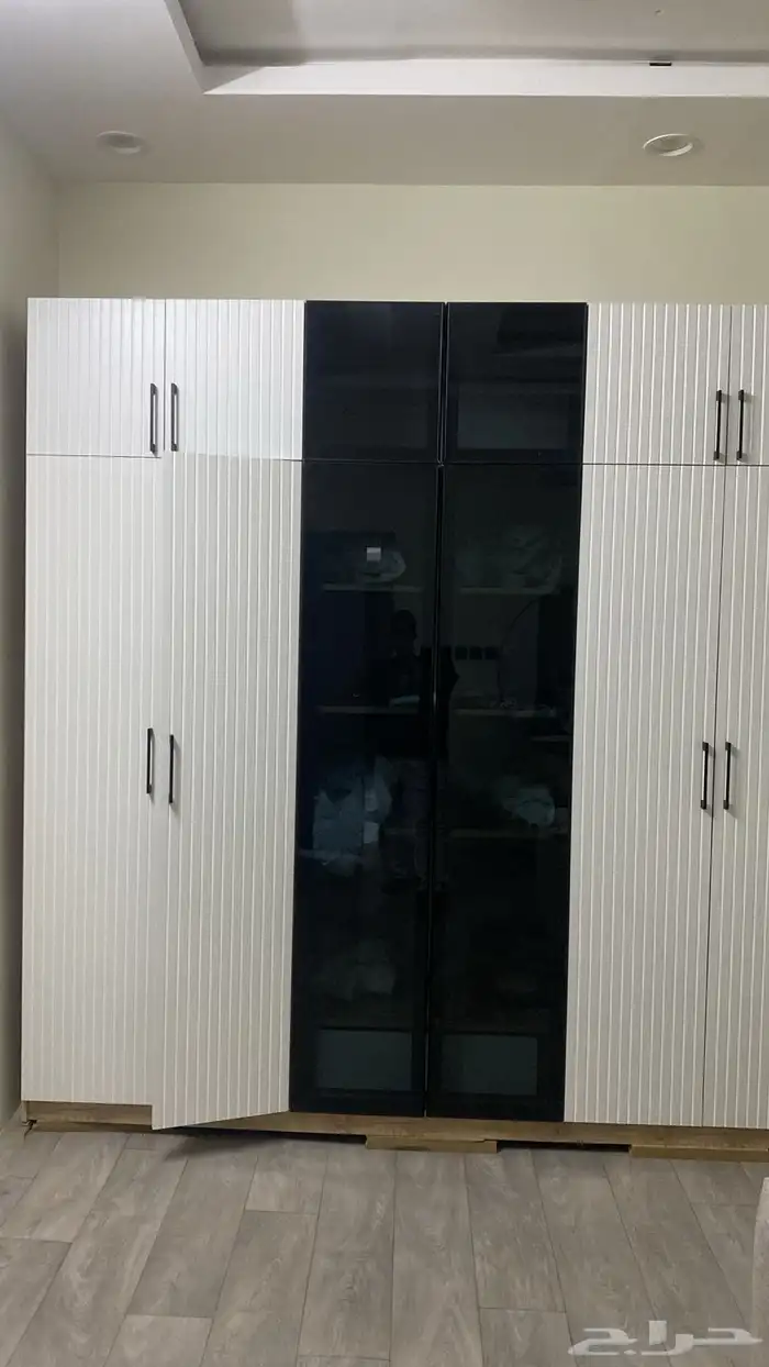 اثاث سرير وتسريحه ودولاب ملابس 4