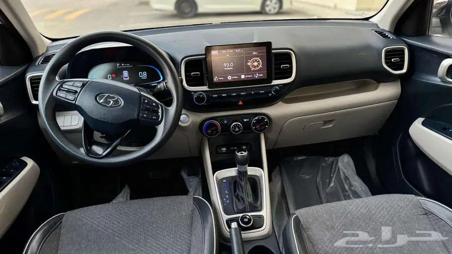 HYUNDAI VENUE TURBO 1000cc (PREMIUM)   2023 -- 3