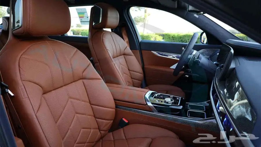 2024 BMW 760i XDRIVE LUXURY 4.4L V8 GCC 25