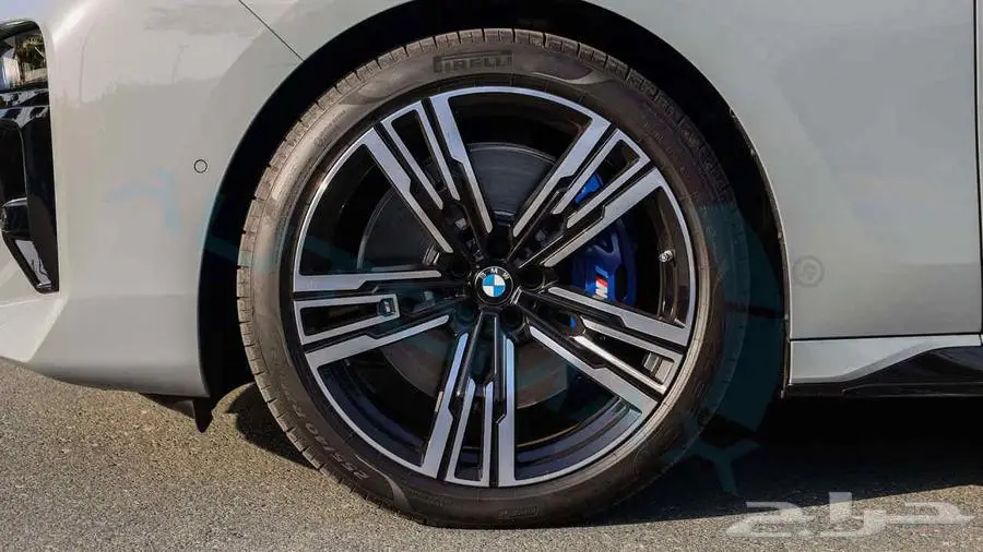 2024 BMW 760i XDRIVE LUXURY 4.4L V8 GCC 38