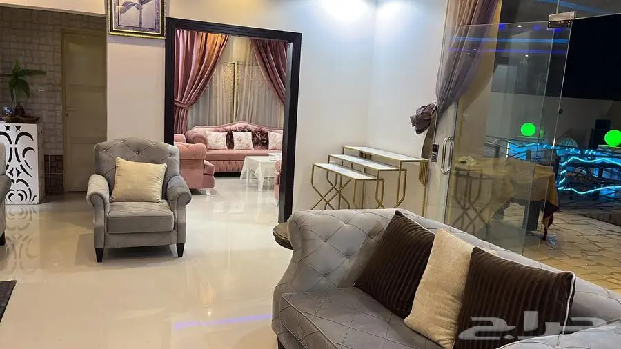 استراحة للبيع مكونه من اثنان شاليهات 55
