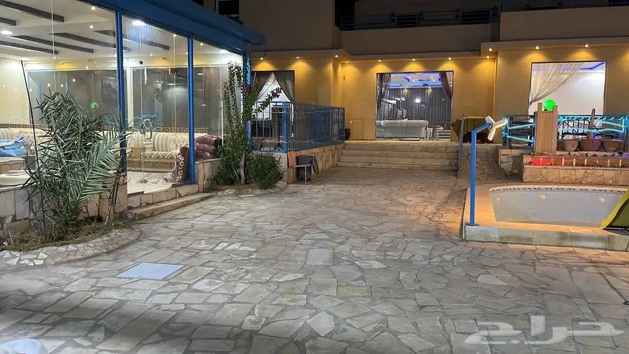 استراحة للبيع مكونه من اثنان شاليهات 67
