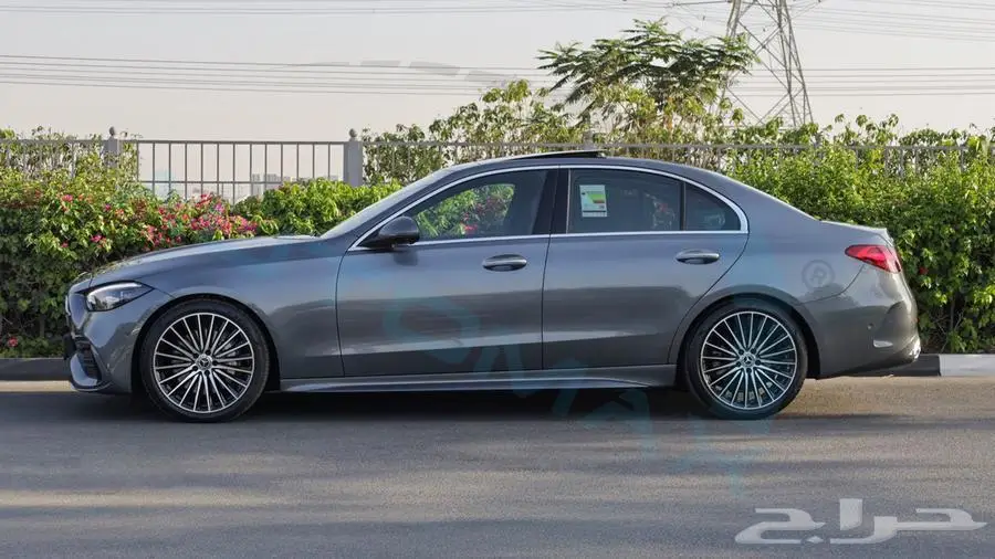 مرسيدس بنز c200 premium plus 2025 خليجي اصفار مع ضمان الوكيل 30