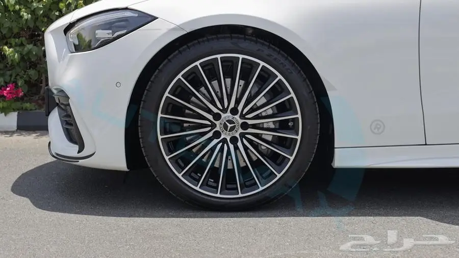 مرسيدس بنز c200 بريميوم 2025 خليجي اصفار مع ضمان الوكيل 33
