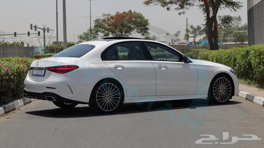 مرسيدس بنز c200 بريميوم 2025 خليجي اصفار مع ضمان الوكيل 7