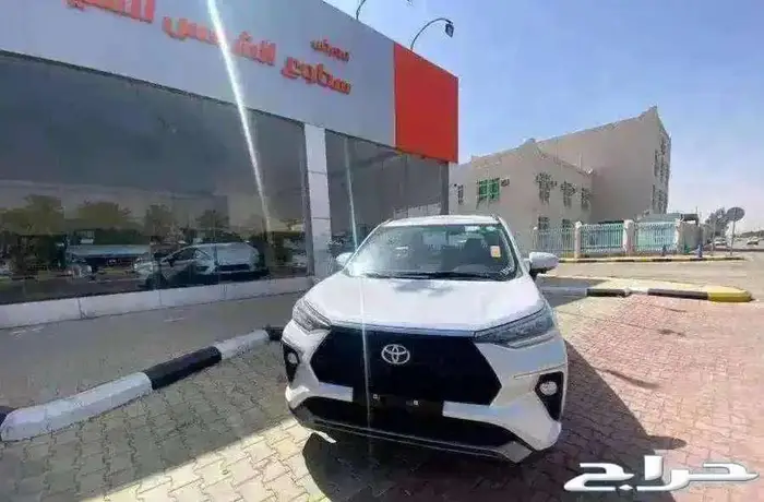 تويوتا فيلوز GLX موديل 2025م 1