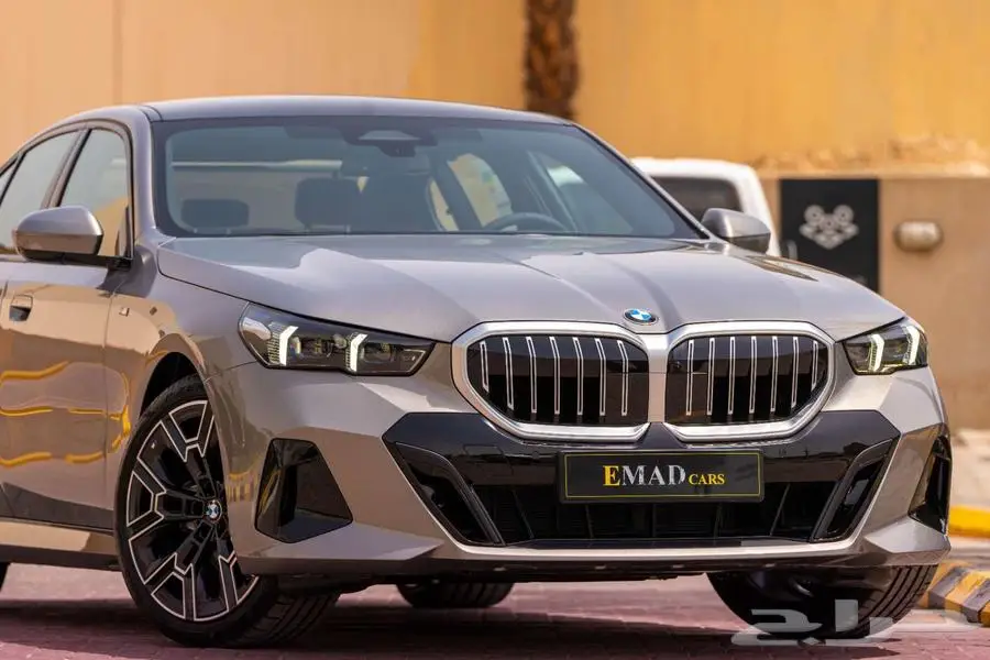 BMW 520 M KIT 2025 رمادي خليجي زيرو 1