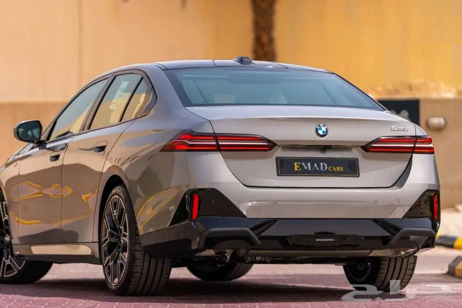 BMW 520 M KIT 2025 رمادي خليجي زيرو 4