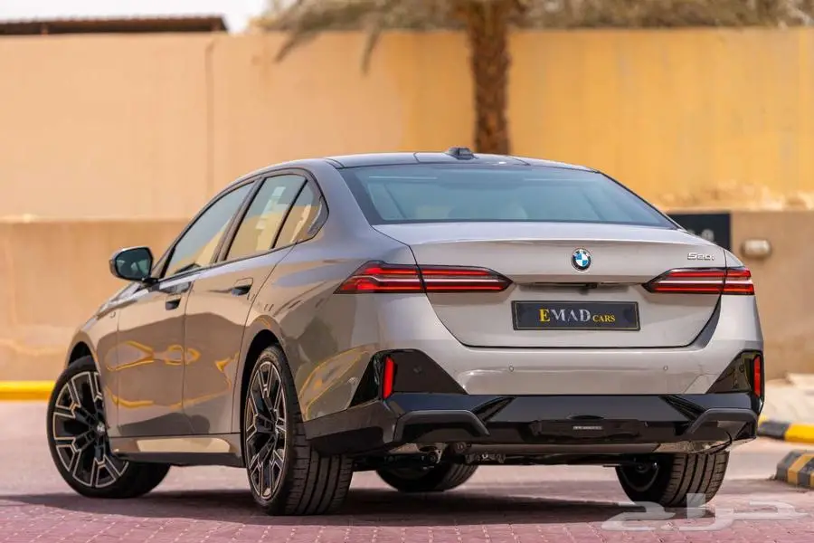 BMW 520 M KIT 2025 رمادي خليجي زيرو 3