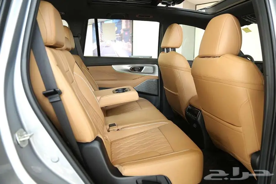 اكتشف التصميم المتقدم مع GS8 GT 2026 من مجموعة صالح للسيارات 11
