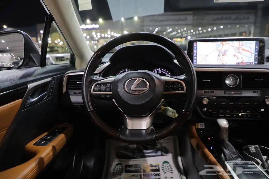 ليكزس RX 350 BB فل كامل بانوراما ستة سلندر موديل 2022 17