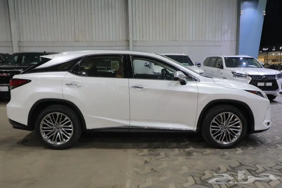 ليكزس RX 350 BB فل كامل بانوراما ستة سلندر موديل 2022 4