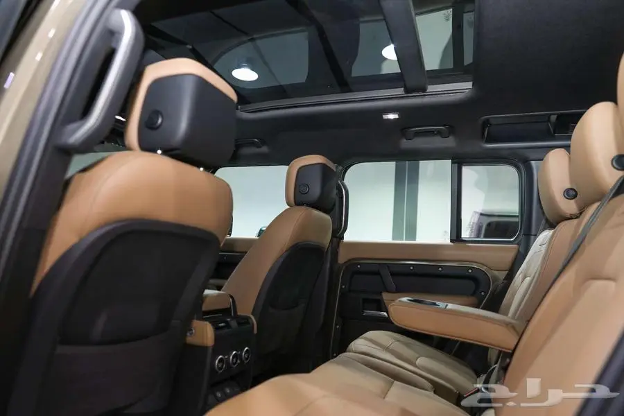 لاند روفر ديفندر HSE X-Dynamic V6 2025 استعمال بسيط جدا 9