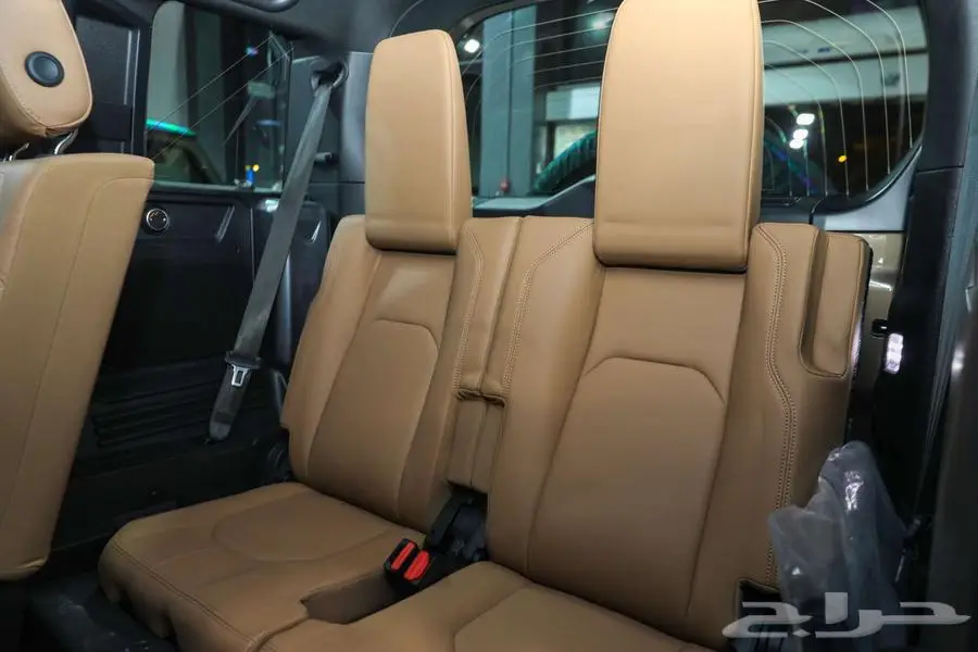 لاند روفر ديفندر HSE X-Dynamic V6 2025 استعمال بسيط جدا 12