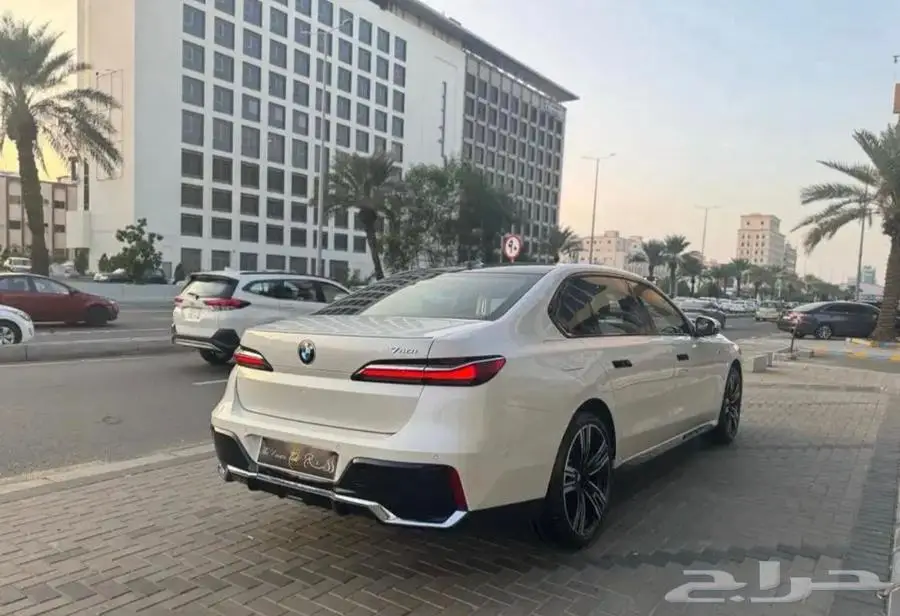 بي ام دبليو الفئة السابعة 2023 4
