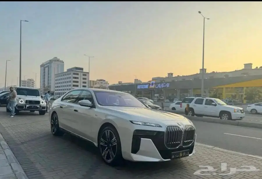 بي ام دبليو الفئة السابعة 2023 1